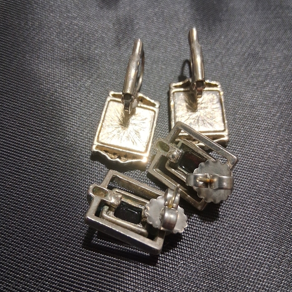 Elegant Gold and Black Filigree Earrings - Picture 7 of 7